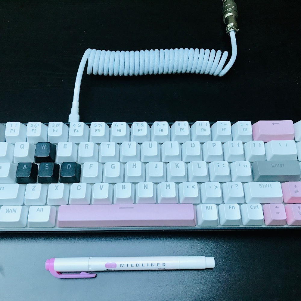 Sakura 68 custom keyboard with coiled cable set